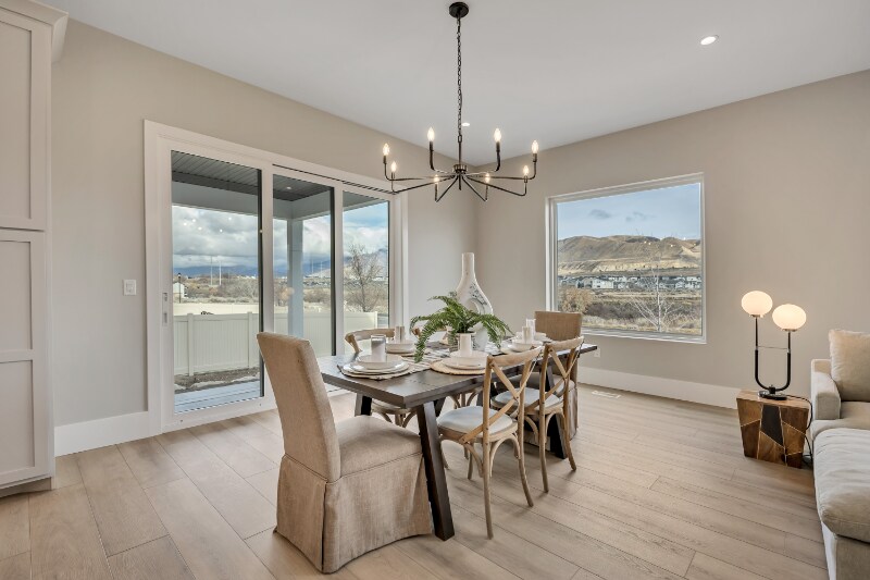 Building Photo - 1452 Meadow Glen Dr