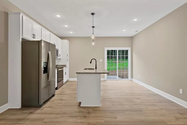 Building Photo - 2785 Cedrus Avenue - NEW RESIDENT PRICING! REDUCED BY $100/MO!