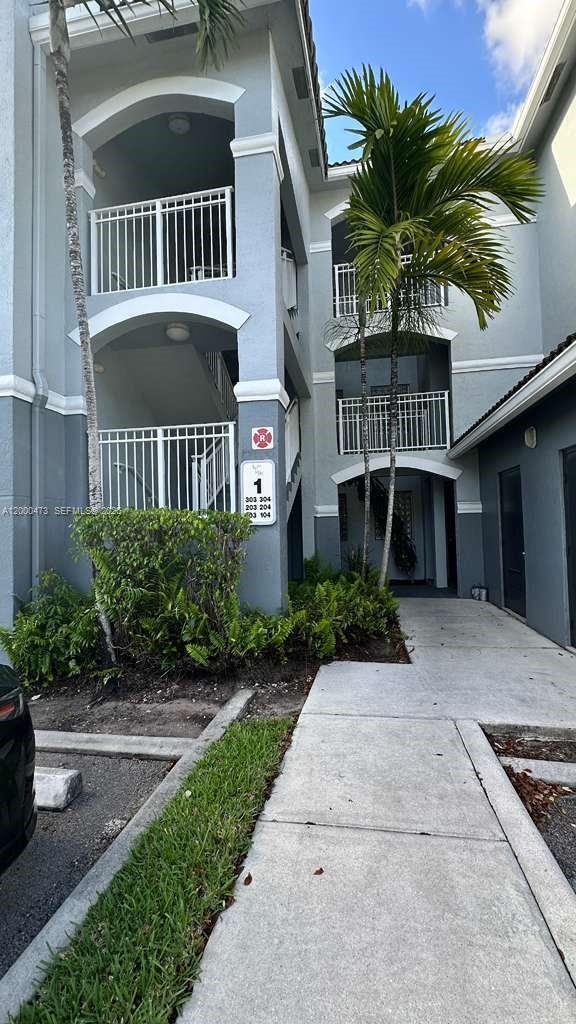 Building Photo - 9645 NW 1st Ct