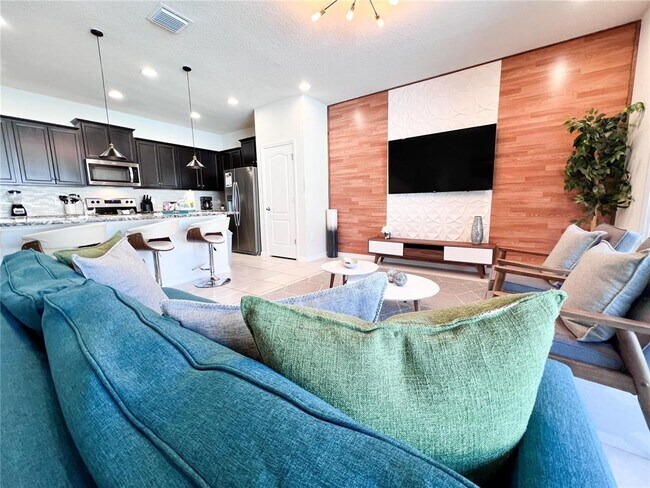 Building Photo - 2442 Dubai St