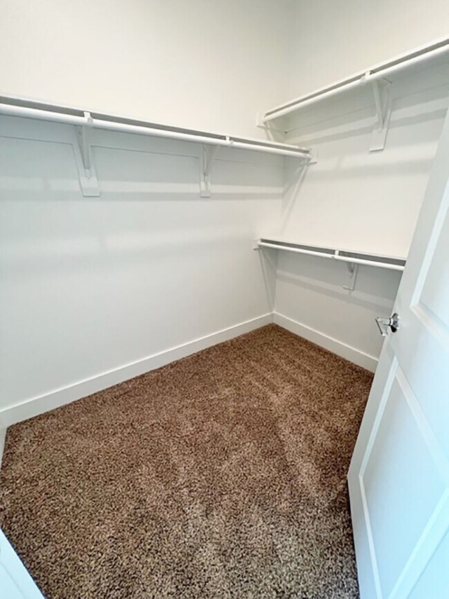 Building Photo - 3621 Bonnie Brae St