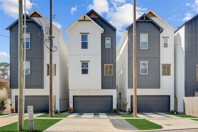 Building Photo - 2013 Cochran St