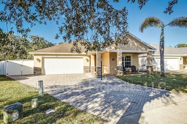 Building Photo - 7233 Wakeview Dr