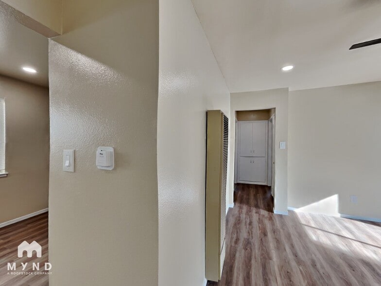 Building Photo - 2516 I St