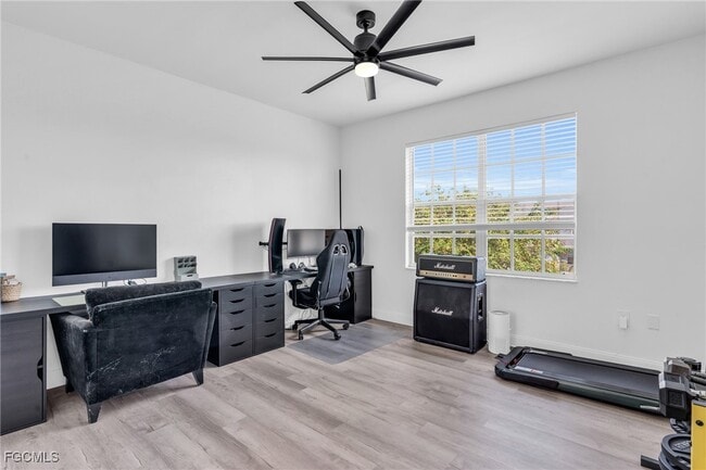 Building Photo - 3825 Schoolhouse Rd E