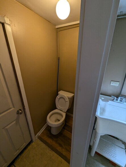 Building Photo - 22 Charlotte Ave