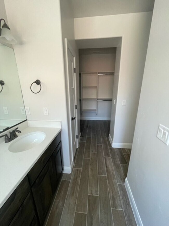 Building Photo - 2446 S 630 W