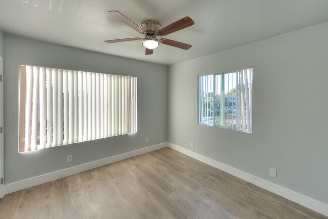 Building Photo - 4286 S Hobart Blvd