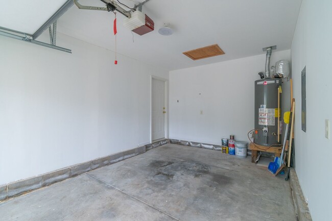 Building Photo - Lovely home in Monroe!