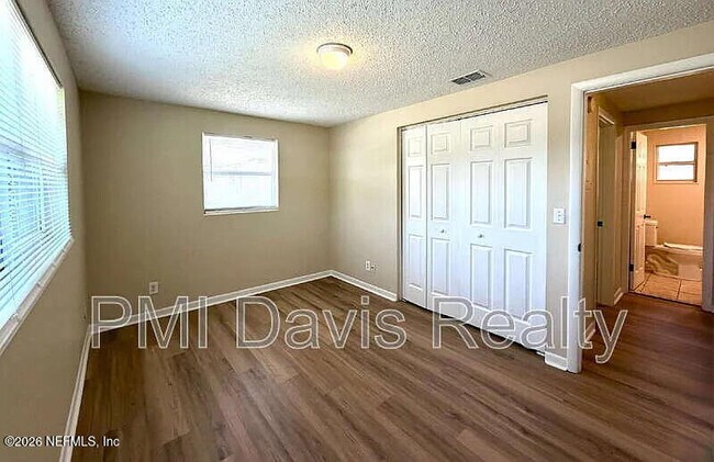 Building Photo - 10726 Merida Dr
