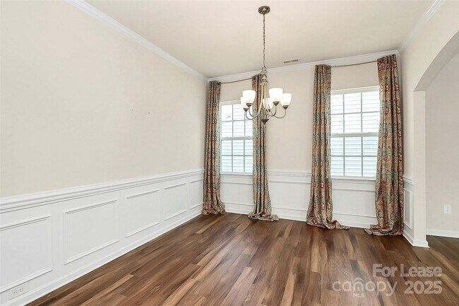 Building Photo - 16027 Harbor Hill Dr