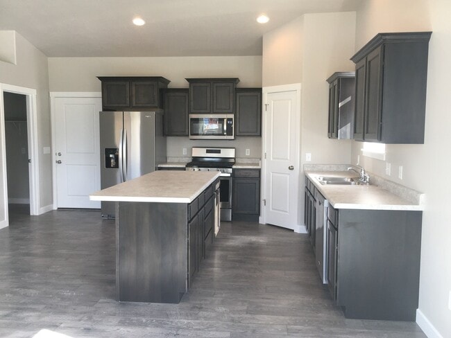 Building Photo - LOVELY VINEYARD RAMBLER FOR RENT
