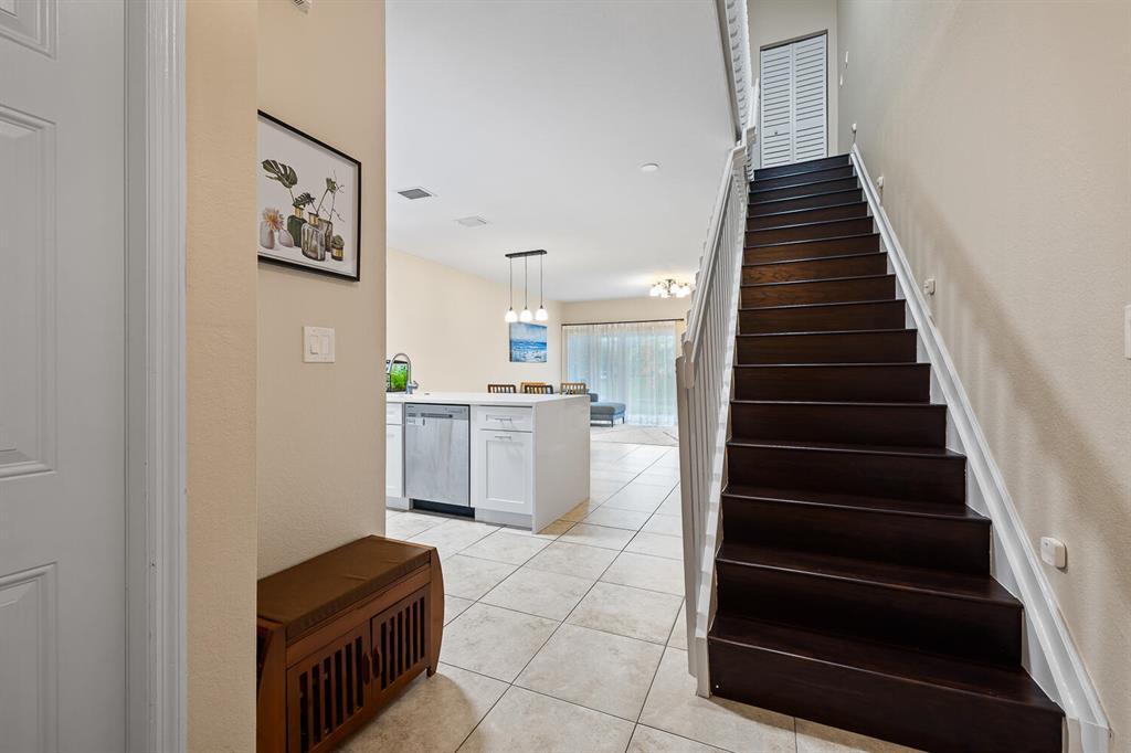 Building Photo - 8313 Santa Monica Ter