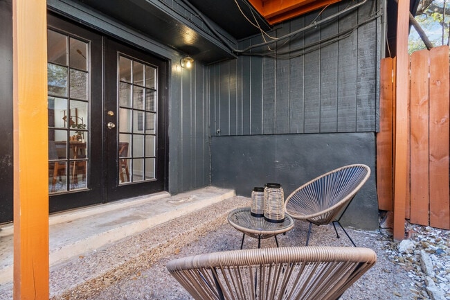 Building Photo - 708 S 1st St