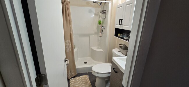 Building Photo - 1261 Eaglewood Dr