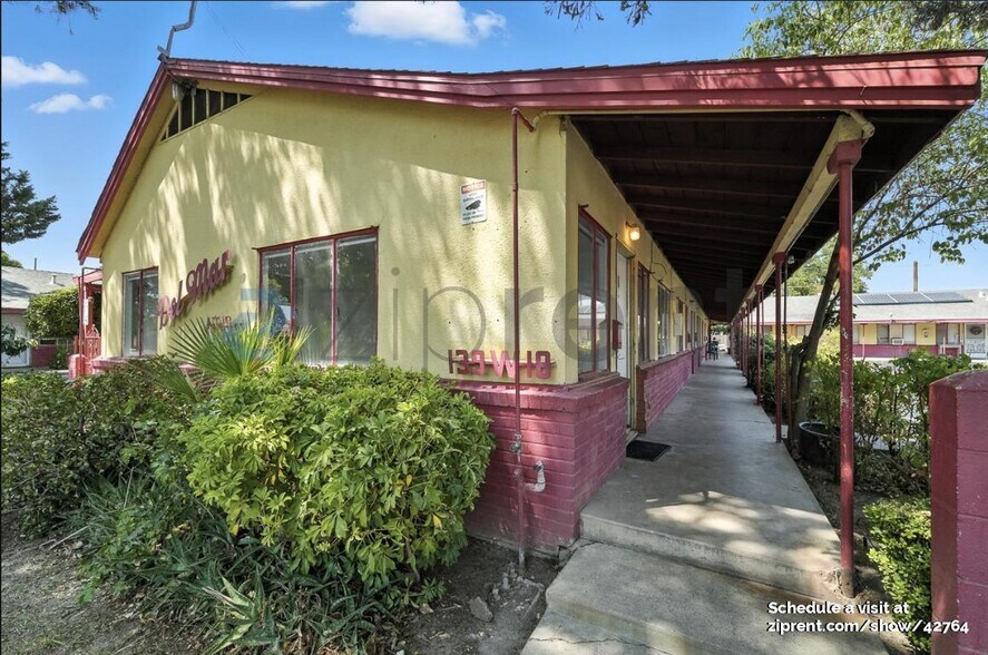 Primary Photo - 139 W 18th St