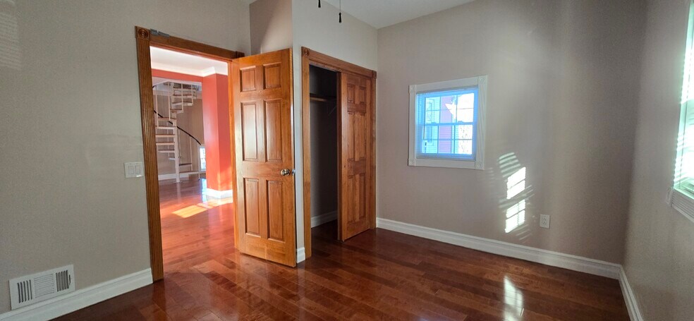 Building Photo - 8522 115th St