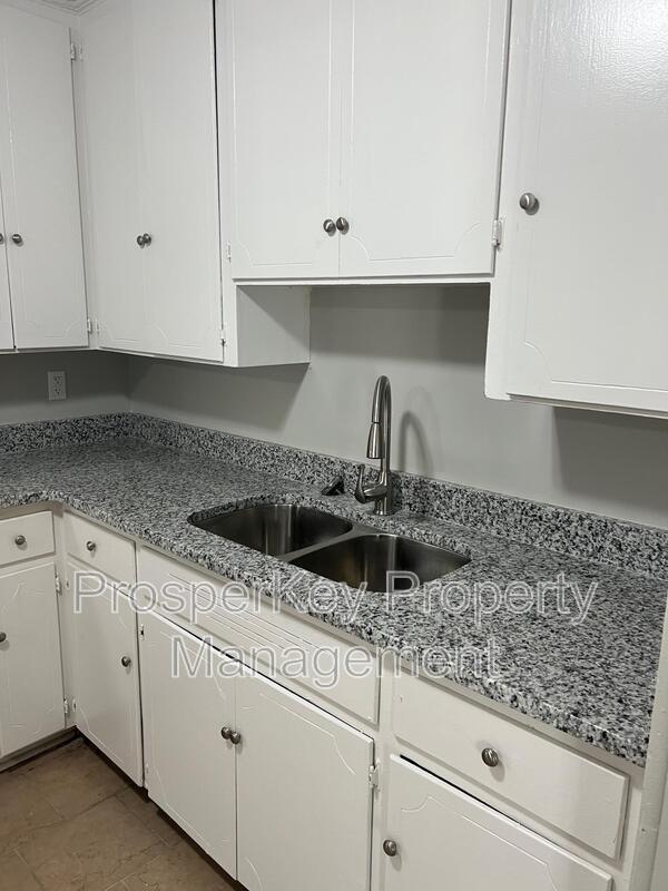 Building Photo - 5021 Greensboro Ct