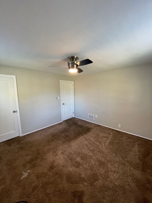 Building Photo - 139 Rodilin Dr