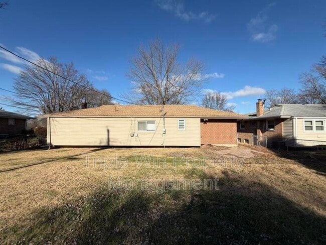 Building Photo - 2408 Caverhill Dr