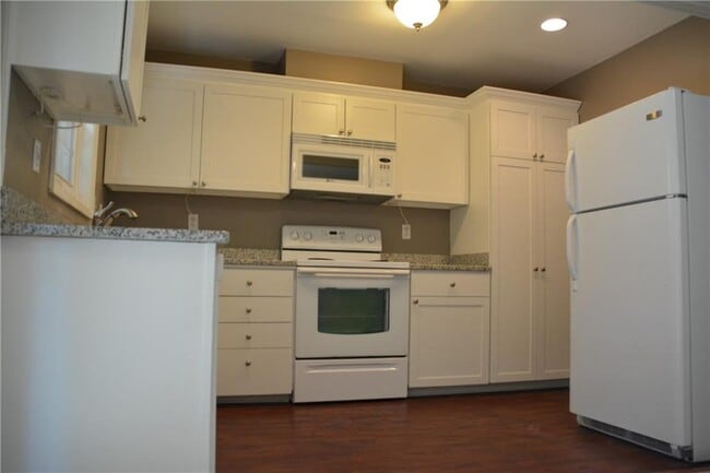 Building Photo - 1299 Cumberland Rd NE