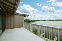 Building Photo - 893 Cliffs Dr