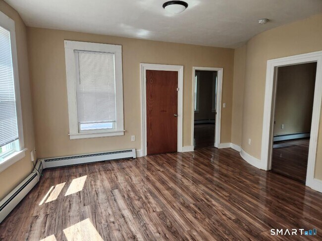 Building Photo - 368 Migeon Ave