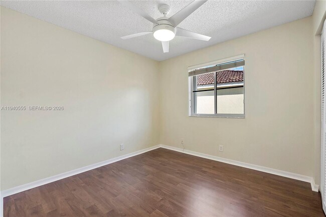 Building Photo - 630 Vista Meadows Dr