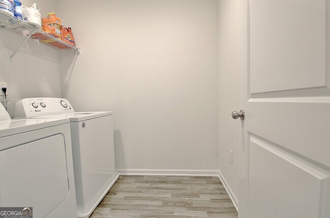 Building Photo - 8077 Rudder Cir