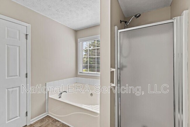 Building Photo - 185 Vintage Dr