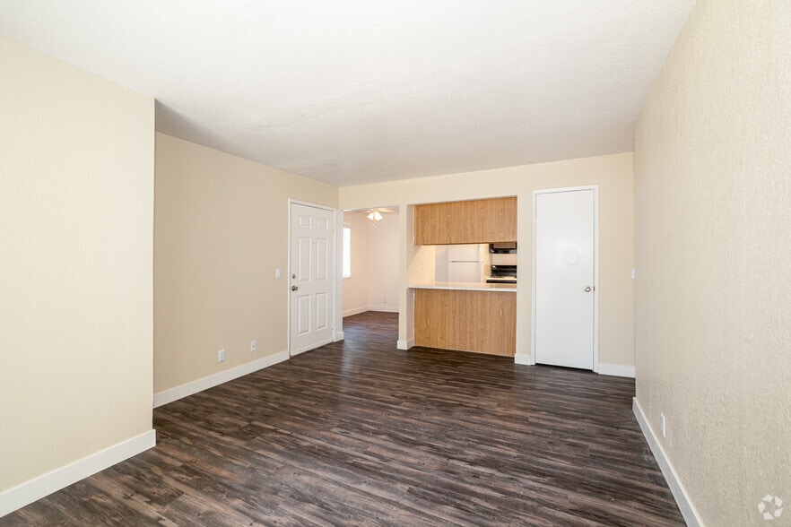 Stonebridge Apartment Homes 7413 S Land Park Dr Sacramento CA 95831