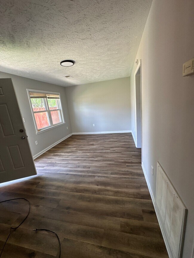 Building Photo - 811 Scott St