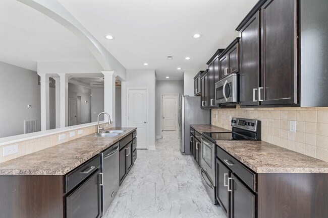 Building Photo - 657 Cielo Vista Rd