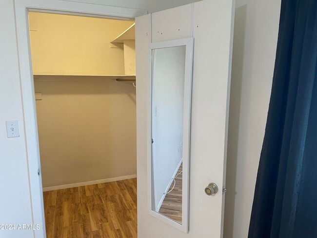 Building Photo - 8473 E Pierce St