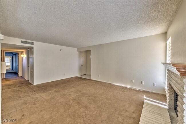 Building Photo - 1751 E Reno Ave