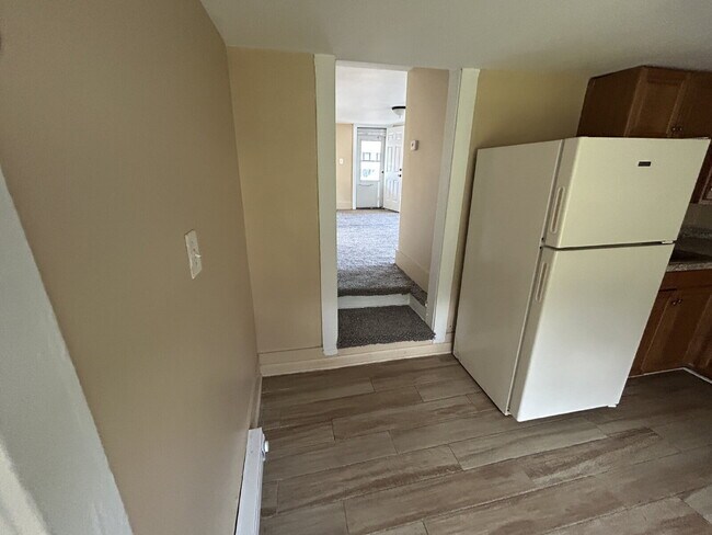 Building Photo - 2 Bedroom Apartment in Caledonia - Available Immediately