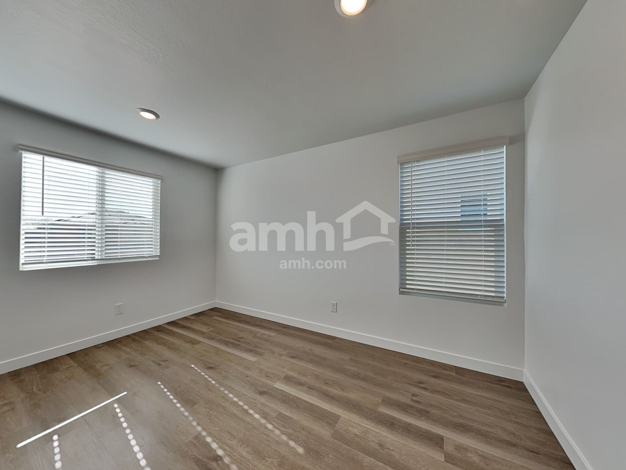 Building Photo - 20177 W Thomas Rd