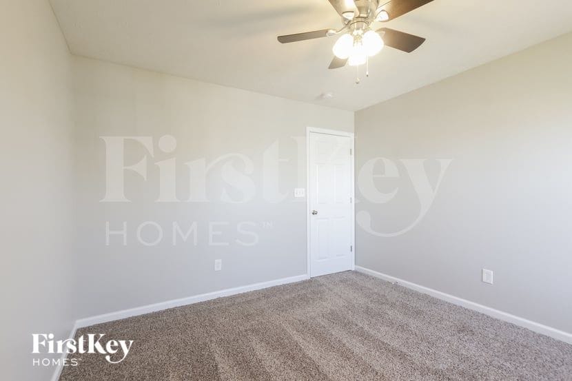 Building Photo - 5273 Brandywine Dr