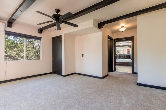 Building Photo - 7846 Lilac Ln