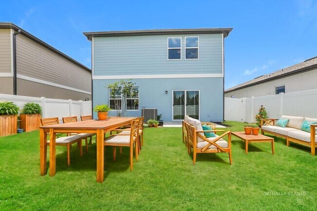 Building Photo - 2709 Island Pond Dr