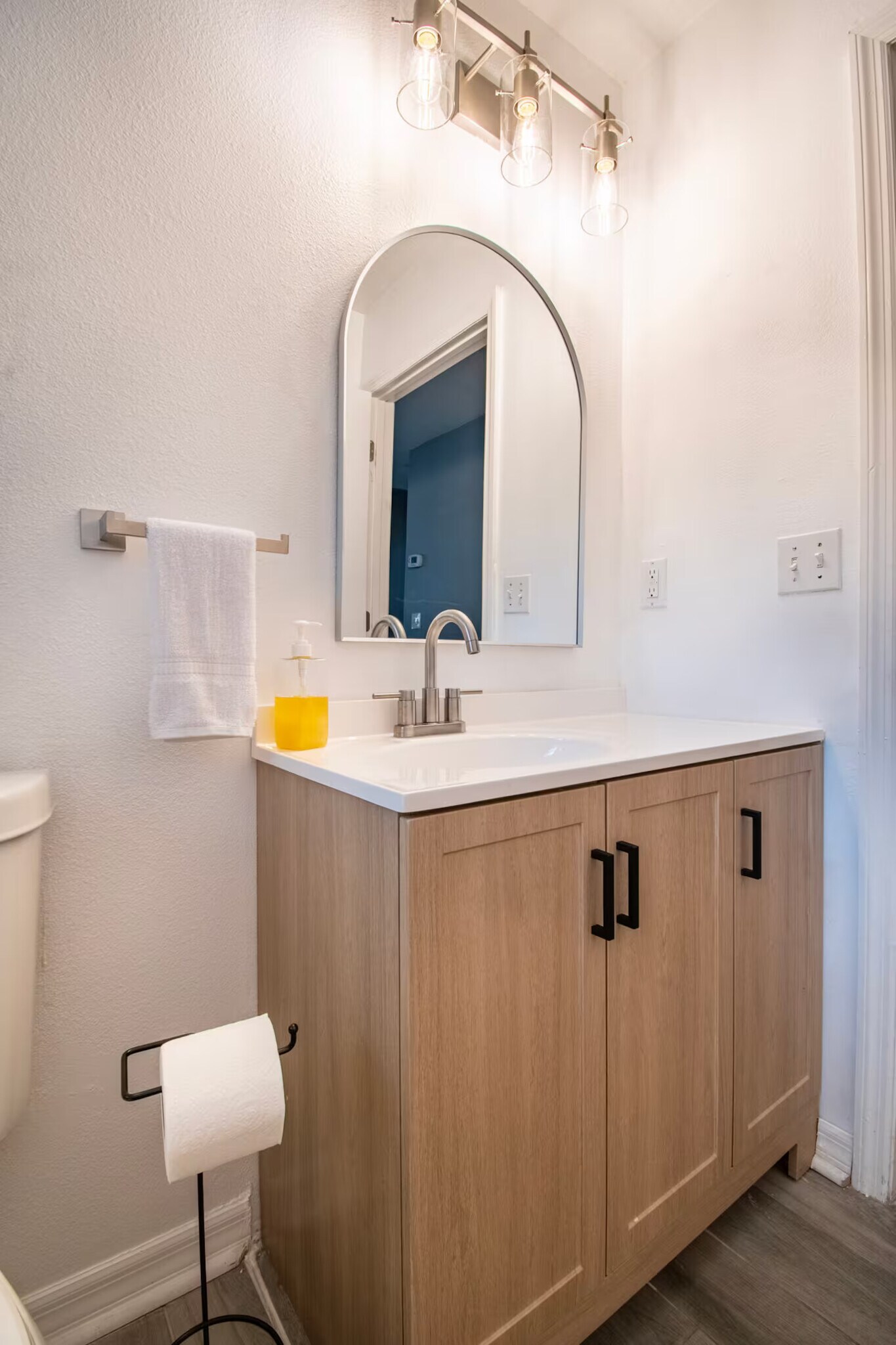 Building Photo - 3615 E Lambright St