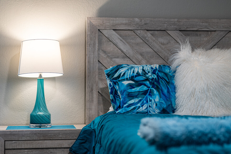 King Bedroom - 4150 E Cactus Rd
