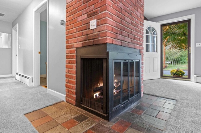 Building Photo - 22 Henry St