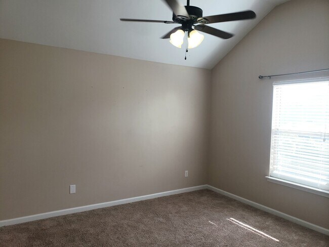Building Photo - 1112 Grove Landing Ln
