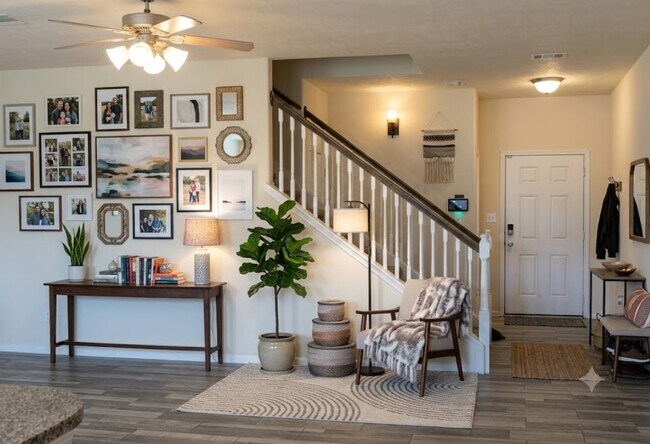 Building Photo - 1619 Grable Cove Ln