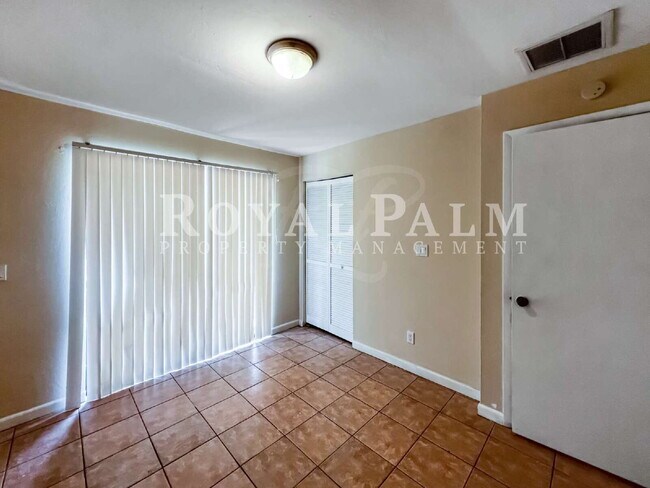 Building Photo - Start Fresh in Fort Myers Before the Ball Drops  – Renovated 3BR/2BA Duplex Sleighing with an Ope...
