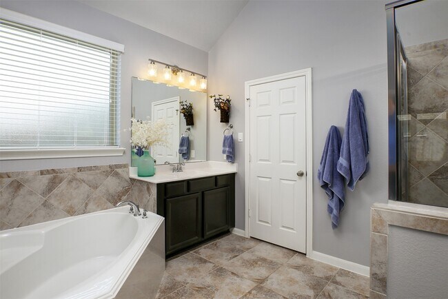 Building Photo - 4803 Ladona Ct