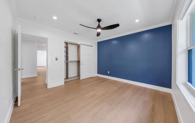 Building Photo - 5120 Carillo St