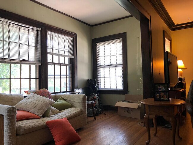 Building Photo - 5005 Grand Avenue