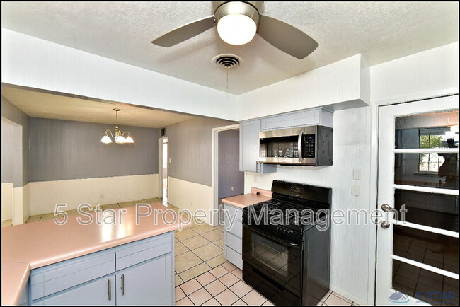 Building Photo - 5613 Creston Ave